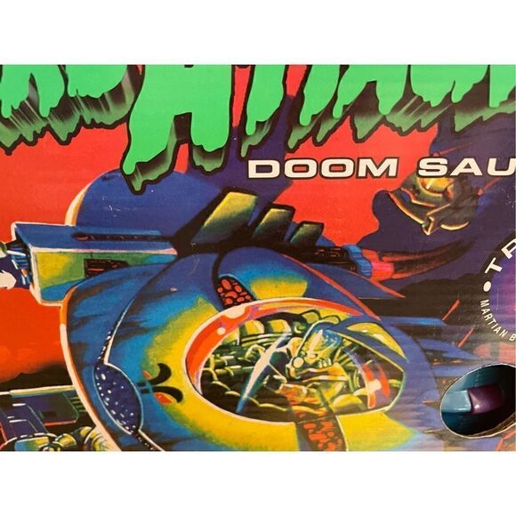 Trendmasters 1996 Mars Attacks! Doom Saucer  w/ Martian Pilot-Box New, Sealed Bo - Picture 2 of 7